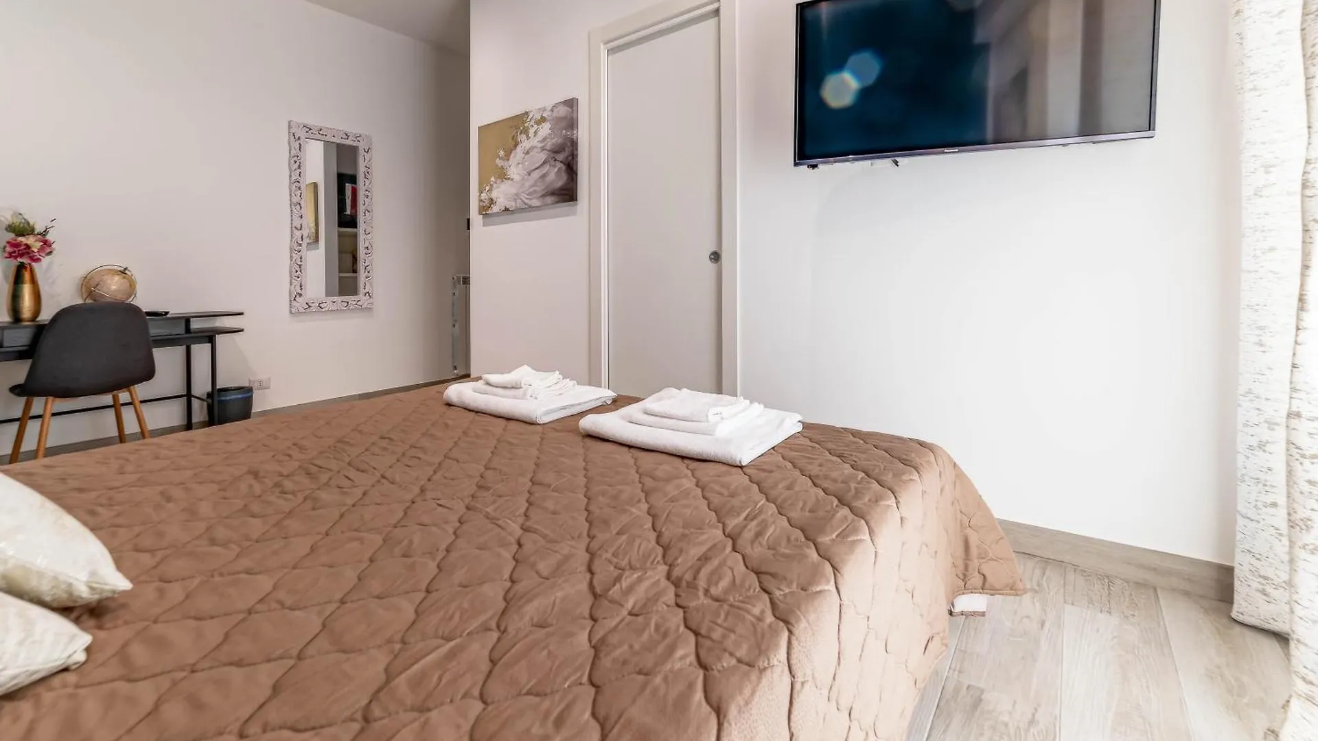 Colosseo Cozy Rooms - Centro & Wi-Fi Rome Italy